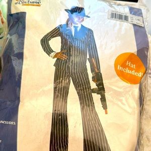 Halloween costume ban robber costume